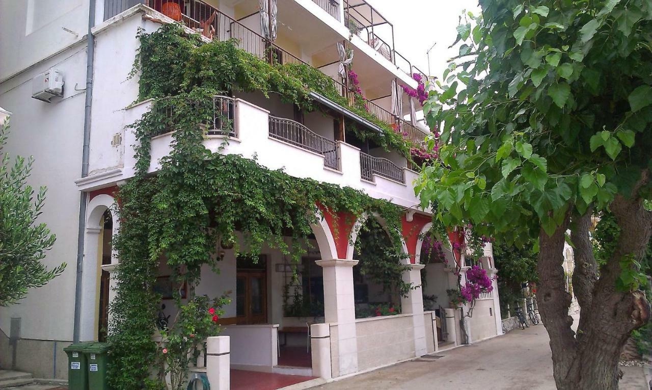 Beachfront Comfort Apartments Sinajko 伯德古拉 外观 照片